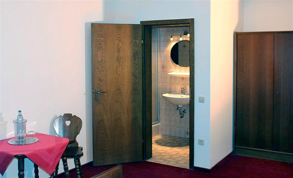 Hotel Restaurant Margaretenhof Überherrn Habitación foto